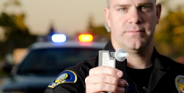 How do drunk driving defense lawyers build a case to protect their clients in DUI cases?
